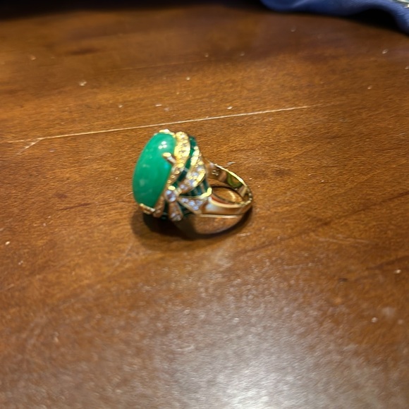 Gorgeous women’s jade and gold ring - Picture 2 of 4
